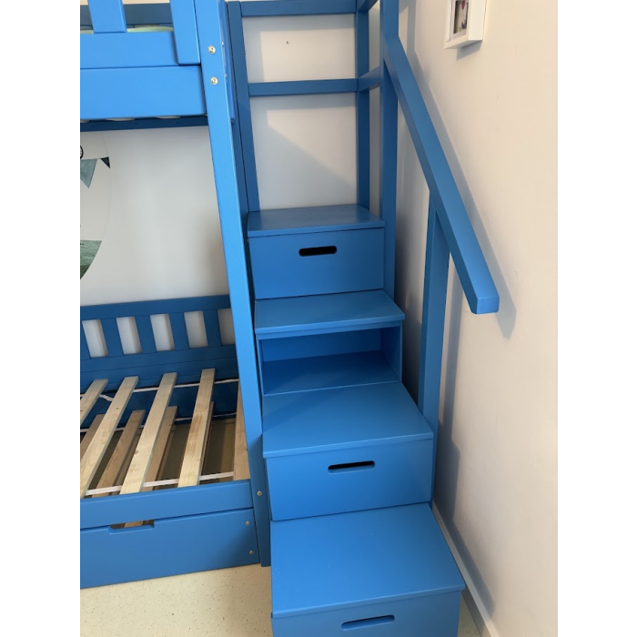 Etagenbett mit Treppe Düsseldorf – Sicher, individuell und direkt vom Hersteller